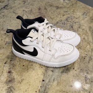 Nike Kids Black and White Sneakers